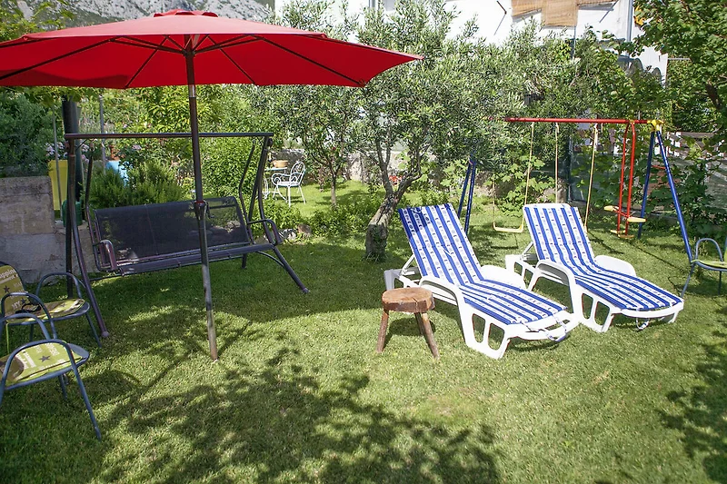 Außenseite Ferienhaus (Sommer)