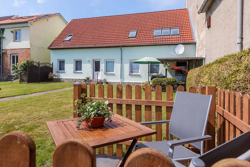 Außenseite Ferienhaus (Sommer)