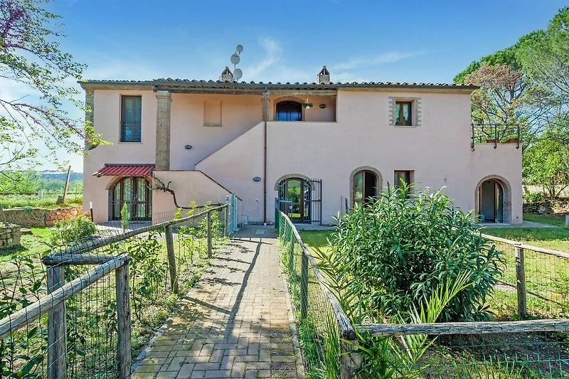 Außenseite Ferienhaus (Sommer)