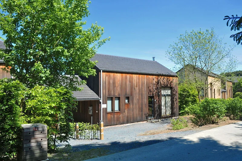 Außenseite Ferienhaus (Sommer)