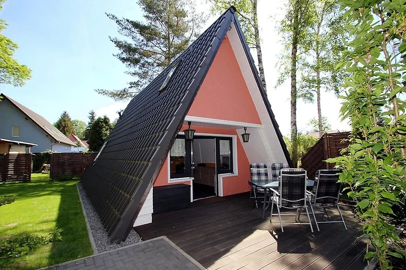 Außenseite Ferienhaus (Sommer)