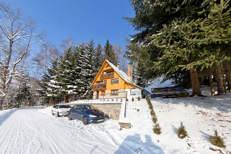 Außenseite Ferienhaus (Winter)