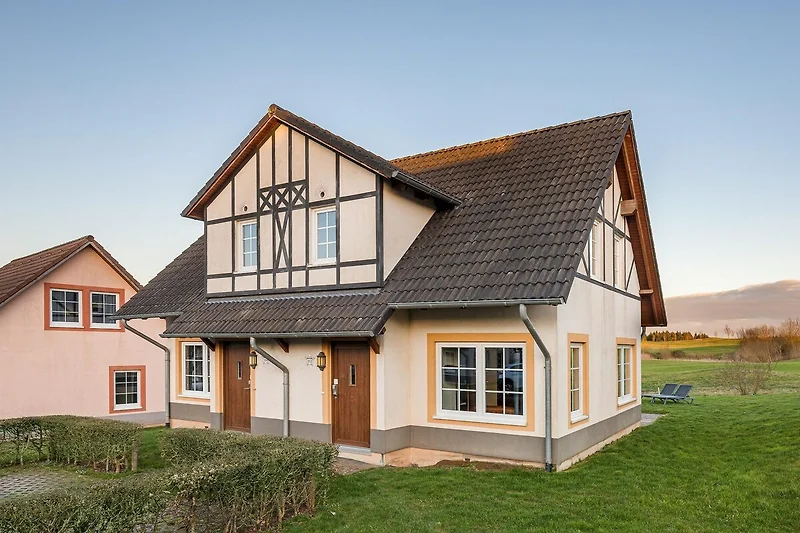 Außenseite Ferienhaus (Sommer)