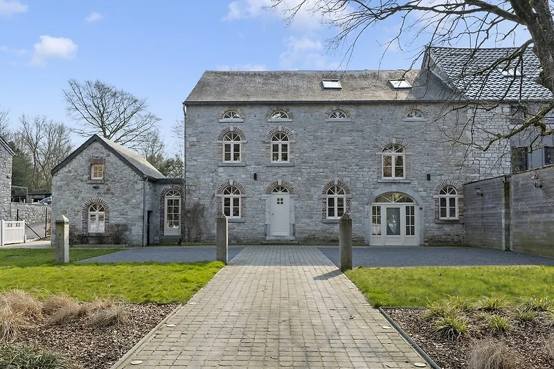 Außenseite Ferienhaus (Sommer)