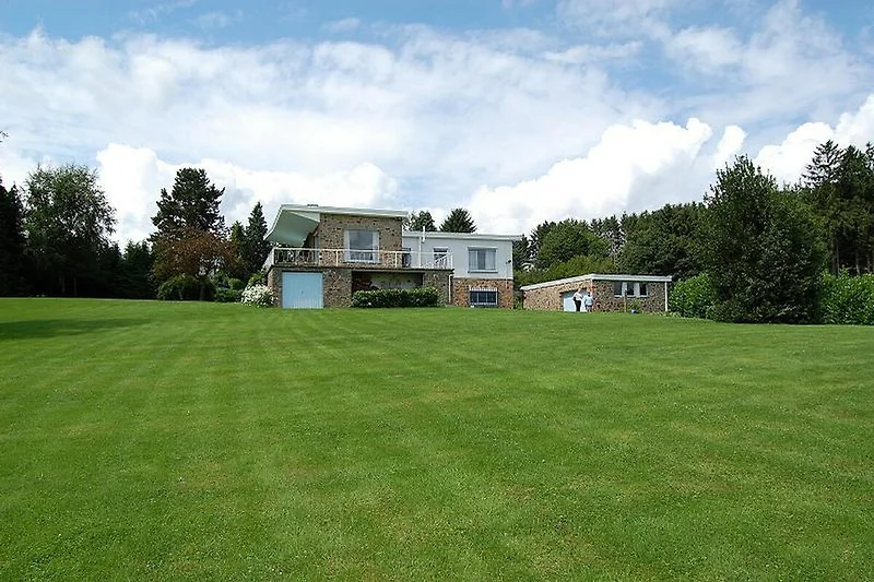 Außenseite Ferienhaus (Sommer) Außenseite Ferienhaus (Sommer)