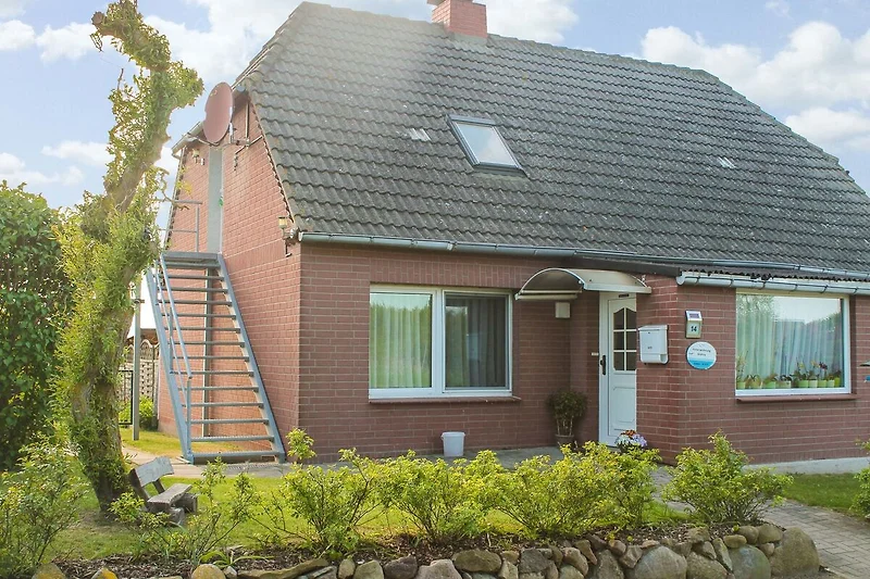 Außenseite Ferienhaus (Sommer)