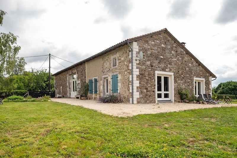 Außenseite Ferienhaus (Sommer)