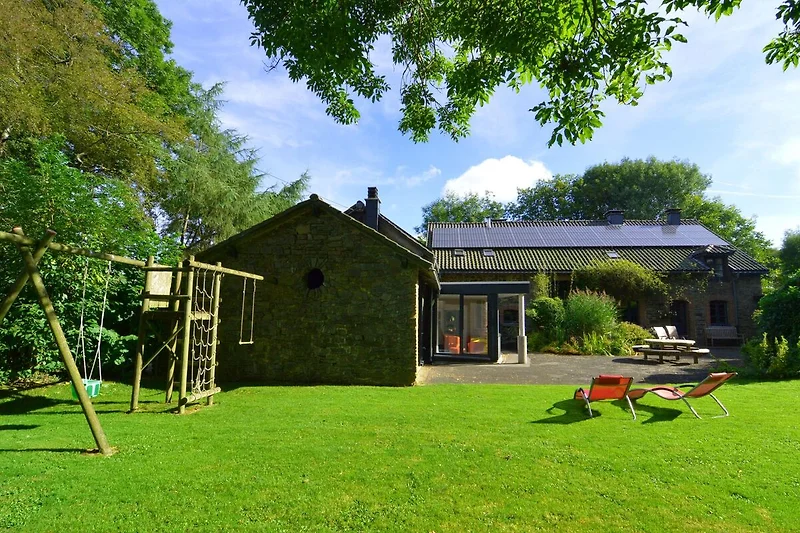 Außenseite Ferienhaus (Sommer)