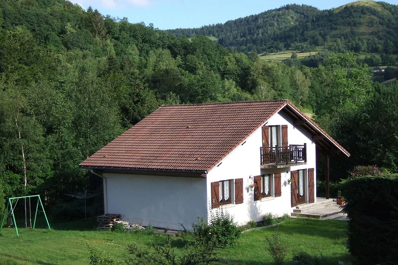 Außenseite Ferienhaus (Sommer)