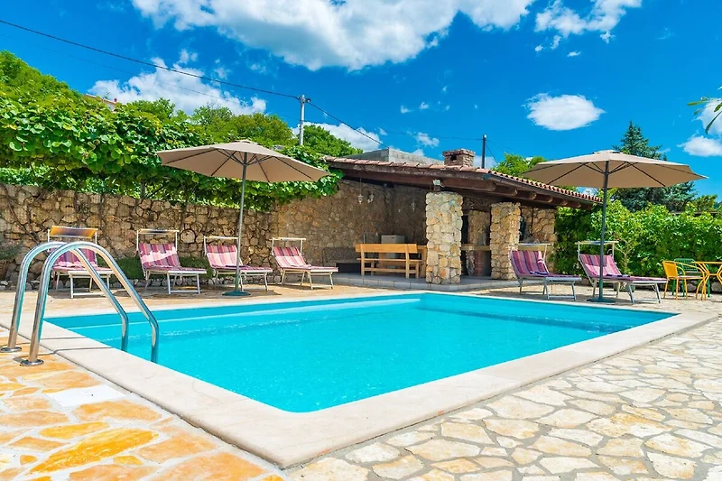 Schwimmbad des Ferienhauses
