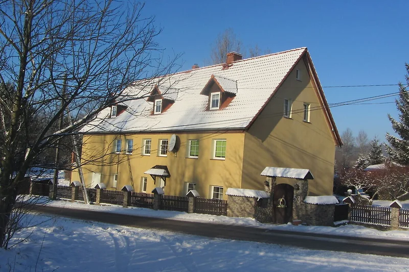Exterieur vakantiehuis (winter)