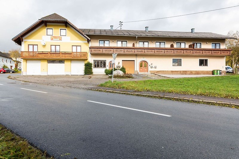 Außenseite Ferienhaus (Sommer)