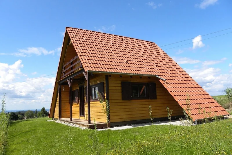 Außenseite Ferienhaus (Sommer)
