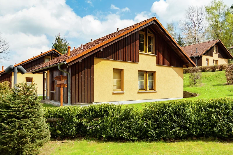 Außenseite Ferienhaus (Sommer)