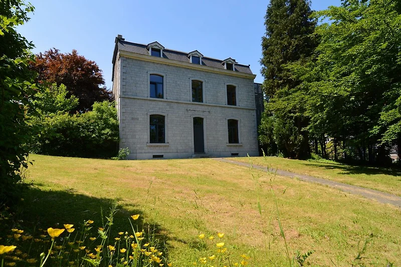 Außenseite Ferienhaus (Sommer)