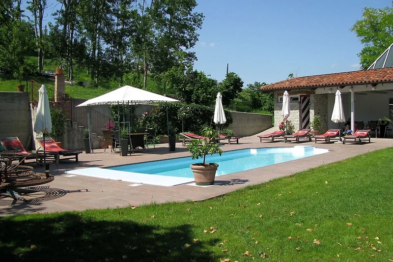 Piscina casa vacanze