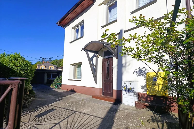 Außenseite Ferienhaus (Sommer)