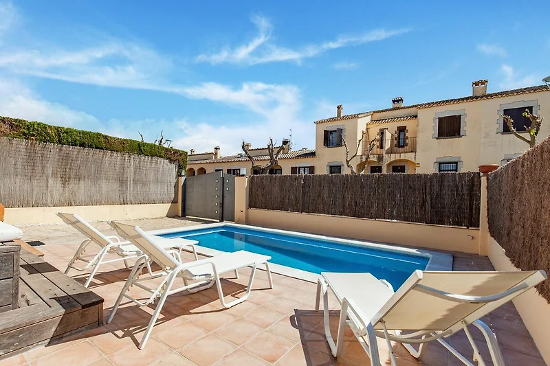 Piscina casa vacanze
