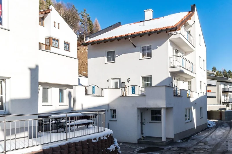 Exterieur vakantiehuis (winter)
