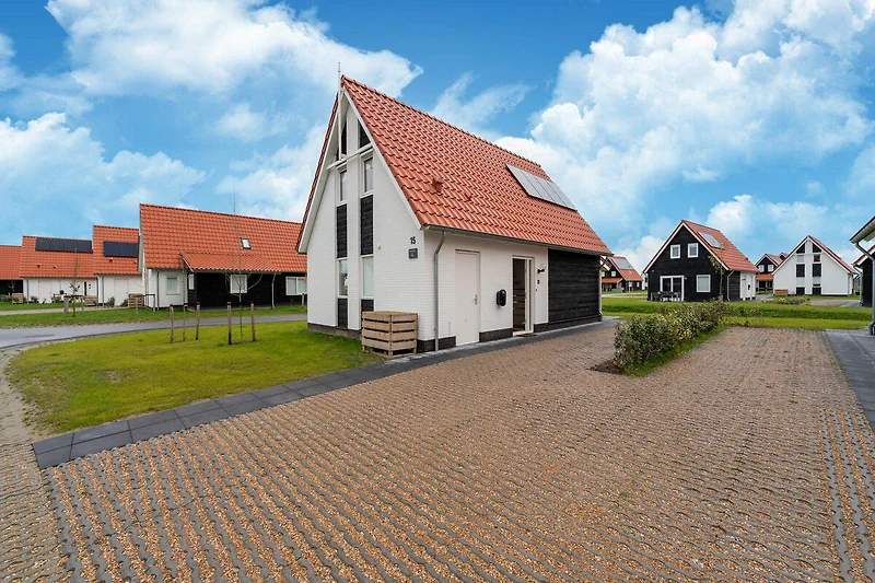 Außenseite Ferienhaus (Sommer)
