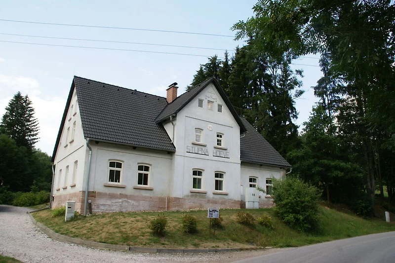 Außenseite Ferienhaus (Sommer)