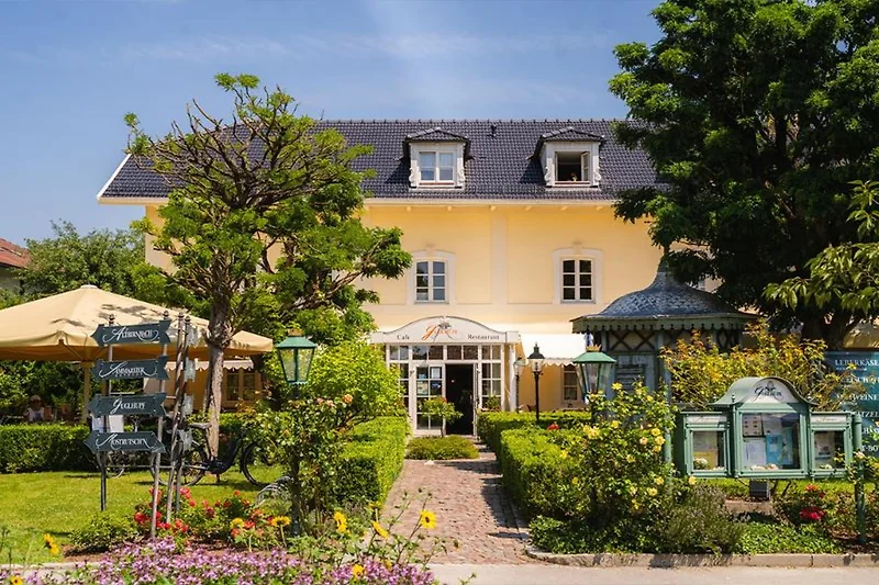 Außenseite Ferienhaus (Sommer)