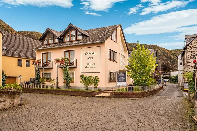 Außenseite Ferienhaus (Sommer)