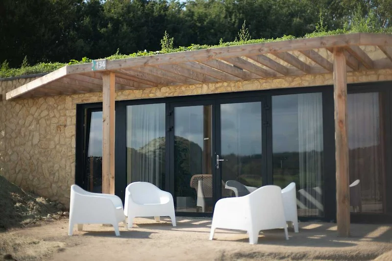 Außenseite Ferienhaus (Sommer)