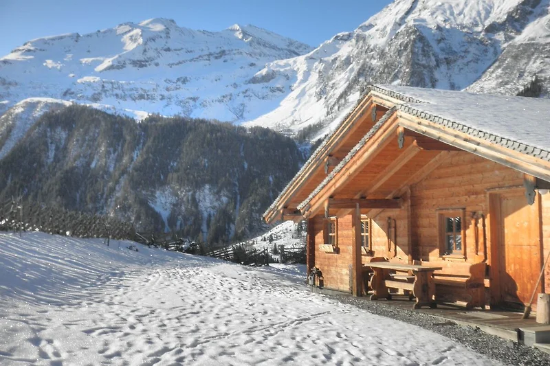 Außenseite Ferienhaus (Winter)