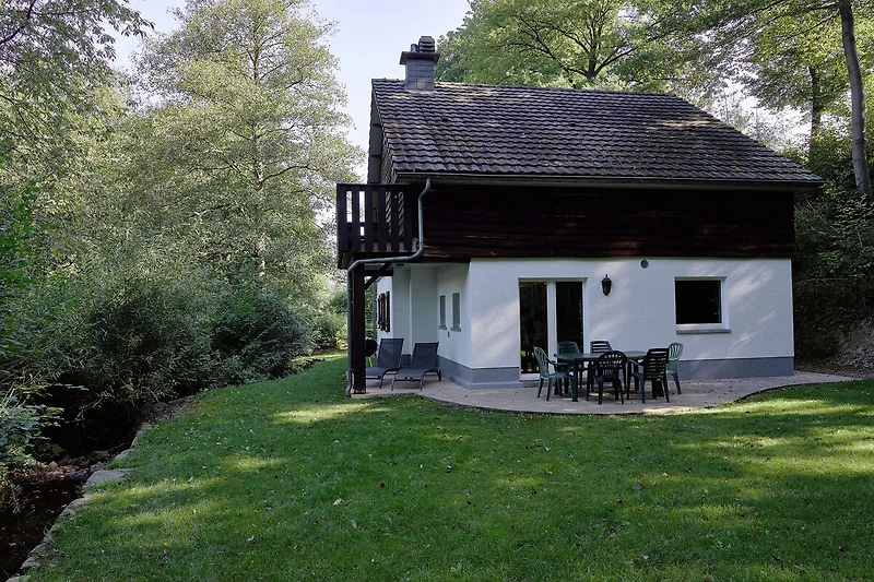 Außenseite Ferienhaus (Sommer)