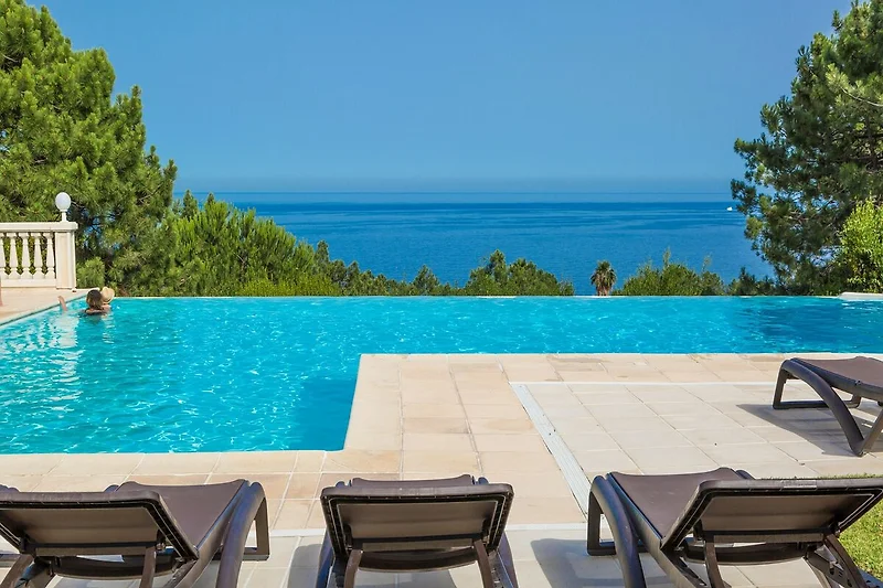 Schwimmbad des Ferienhauses