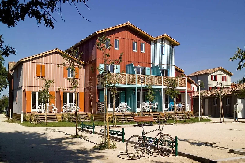 Außenseite Ferienhaus (Sommer)