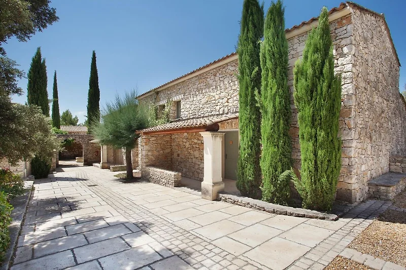 Außenseite Ferienhaus (Sommer)