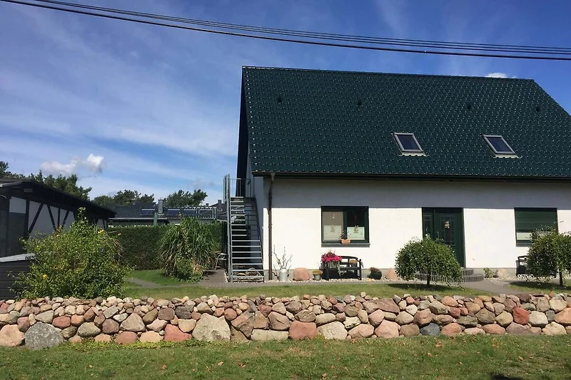 Außenseite Ferienhaus (Sommer)