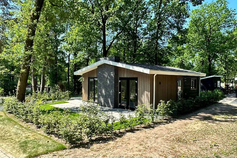 Außenseite Ferienhaus (Sommer)