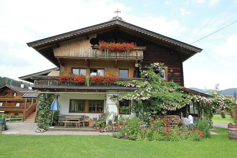 Außenseite Ferienhaus (Sommer)