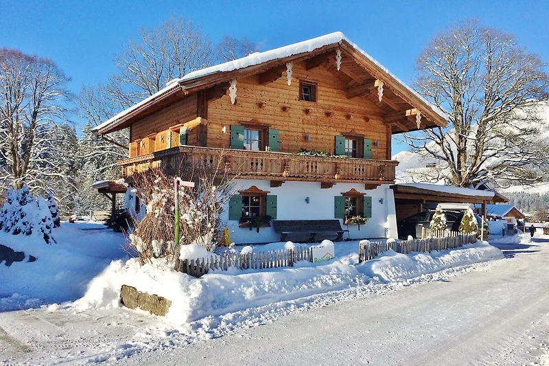 Außenseite Ferienhaus (Winter)