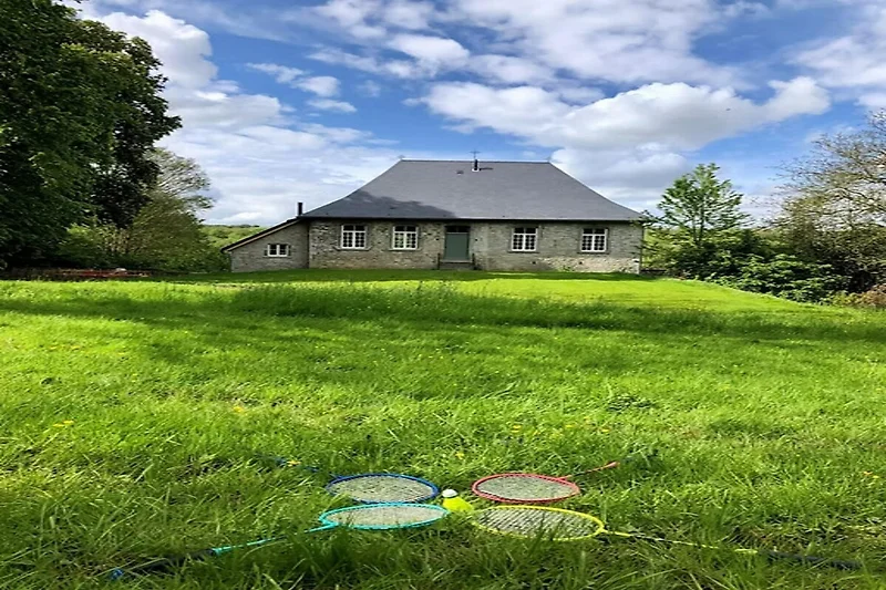 Außenseite Ferienhaus (Sommer)