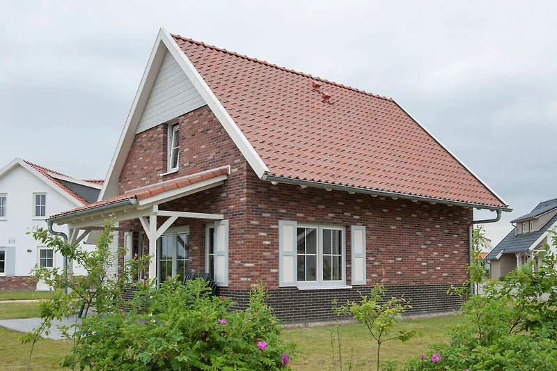 Außenseite Ferienhaus (Sommer)