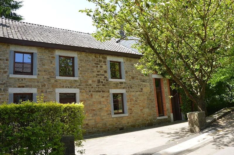 Außenseite Ferienhaus (Sommer)