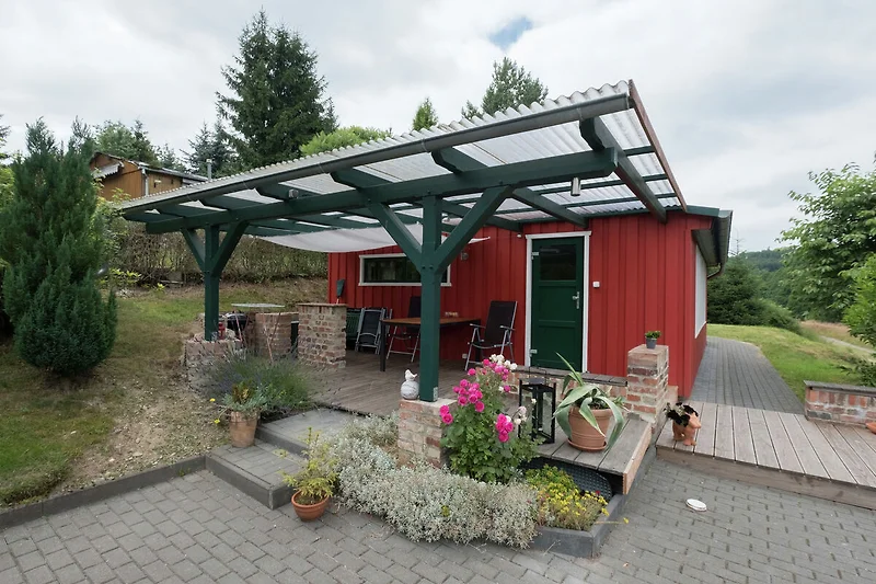 Außenseite Ferienhaus (Sommer)