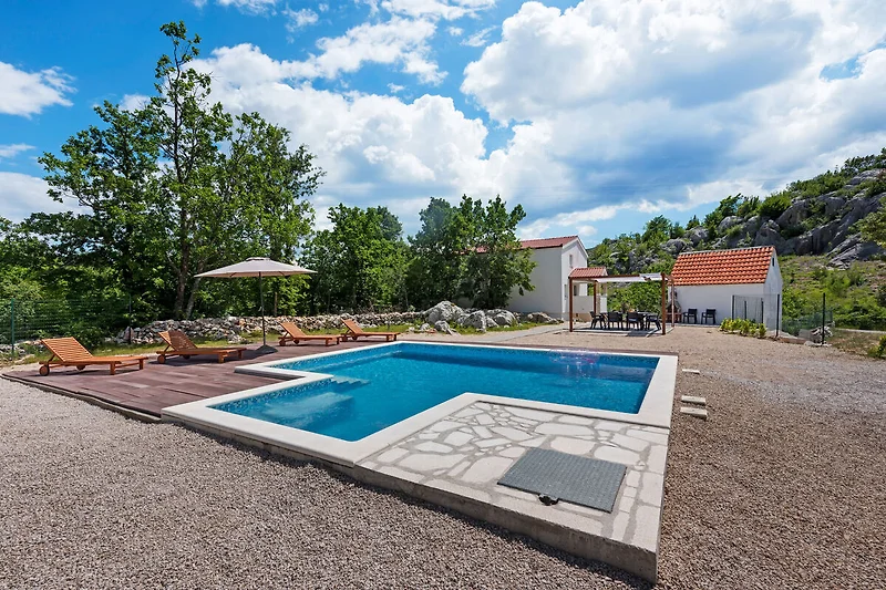 Piscina casa vacanze