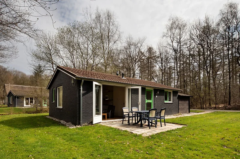 Außenseite Ferienhaus (Sommer)
