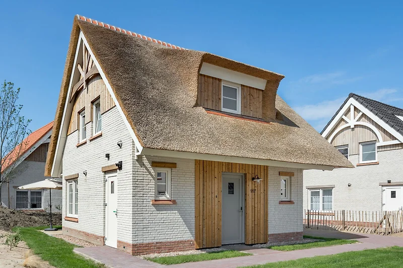 Außenseite Ferienhaus (Sommer)
