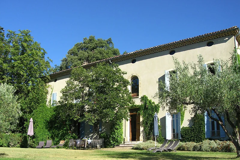 Außenseite Ferienhaus (Sommer)
