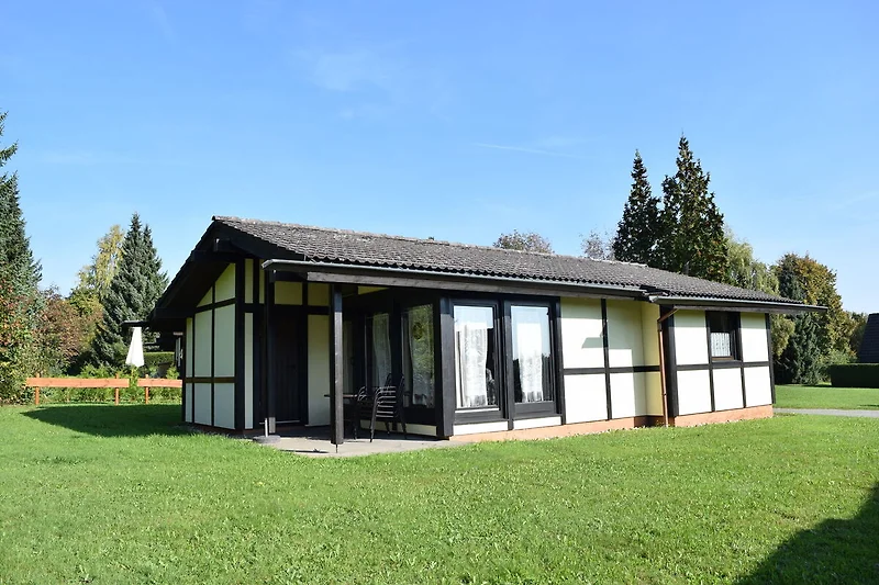 Außenseite Ferienhaus (Sommer)