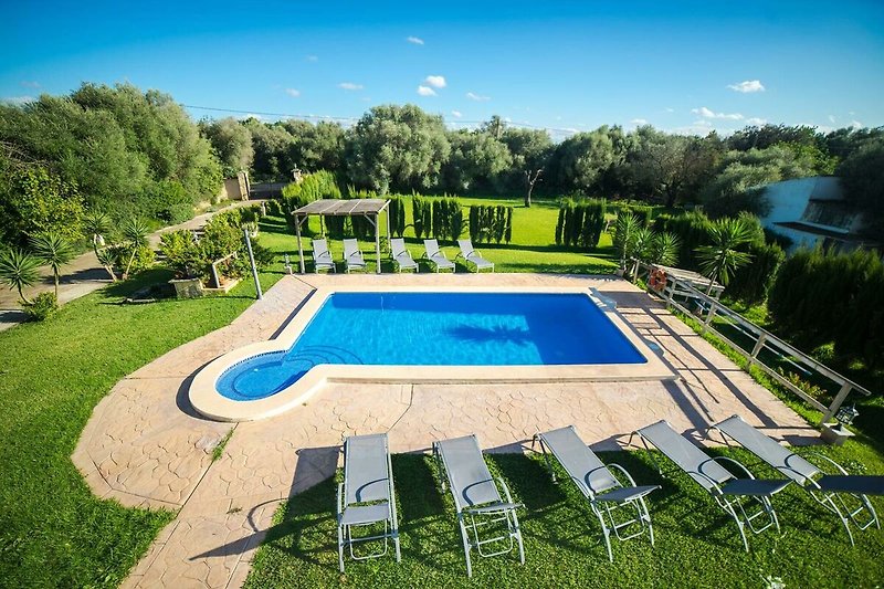 Piscina casa vacanze