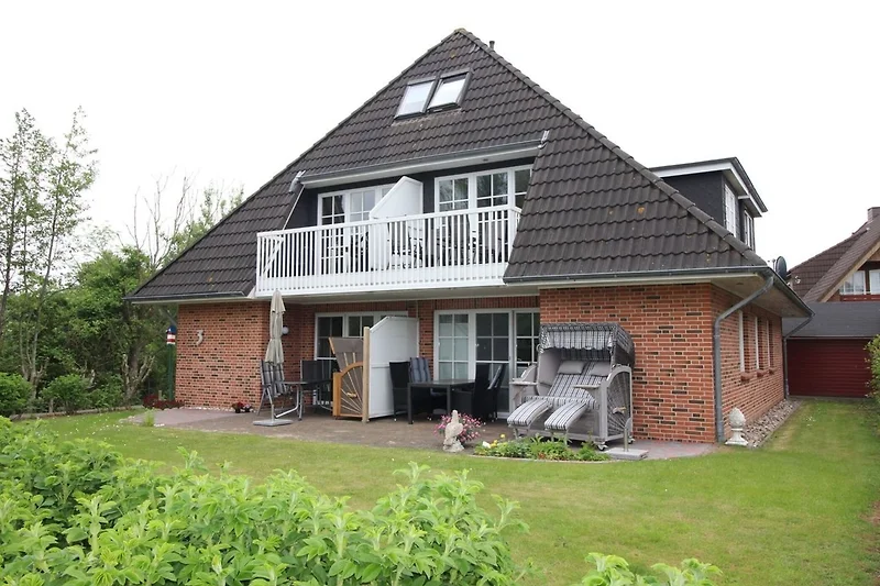 Außenseite Ferienhaus (Sommer)