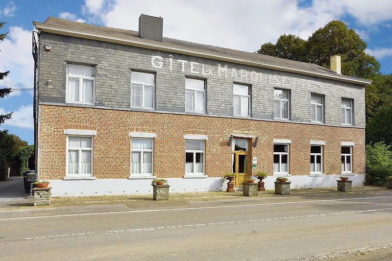 Außenseite Ferienhaus (Sommer)