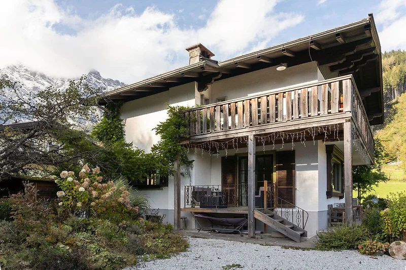 Außenseite Ferienhaus (Sommer)